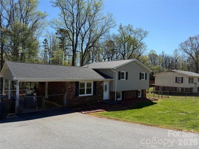 /international/us/3730-sedgefield-drive-conover-nc-110106787924/