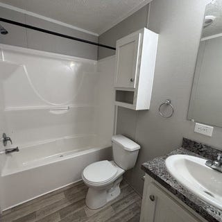 /international/us/27-crestwood-drive-middletown-in-110108029056/