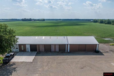 /international/us/829-s-main-st-winnebago-mn-110100919196/