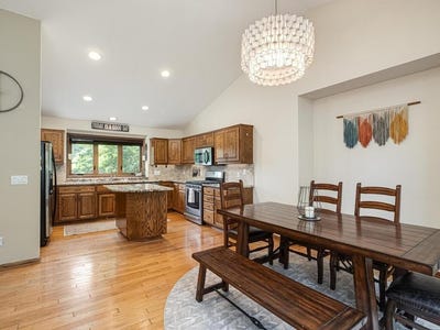 /international/us/1816-commonwealth-drive-burnsville-mn-110100217340/