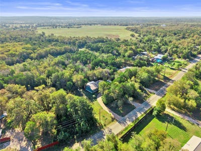 /international/us/251-smith-rd-bastrop-tx-110120422814/
