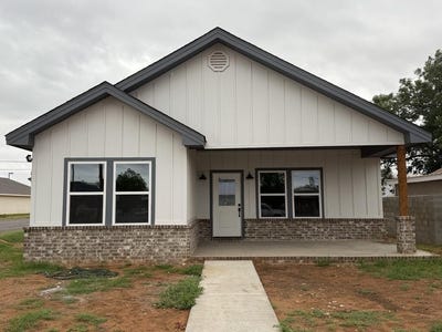/international/us/812-nw-1st-andrews-tx-110110333564/