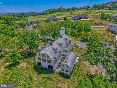 /international/us/18360-turnberry-dr-round-hill-va-110108331531/