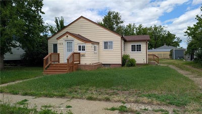 /international/us/522-6th-street-se-sidney-mt-110108960740/