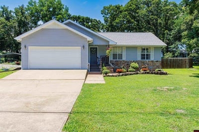 /international/us/1028-connie-street-mountain-home-ar-110109040595/