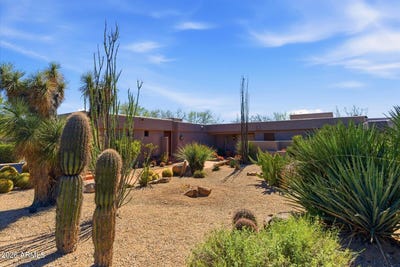 /international/us/1042-n-boulder-drive-carefree-az-110106850304/
