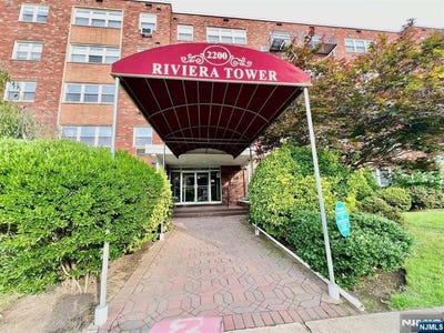 /international/us/2200-center-avenue-fort-lee-nj-110120060826/