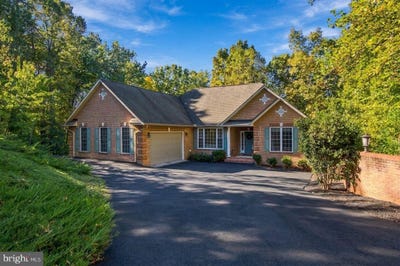 /international/us/110-hunt-lane-fredericksburg-va-110120738828/