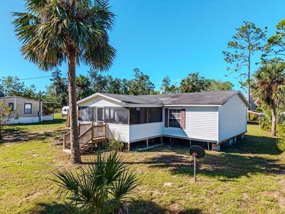 /international/us/105-ninth-st-steinhatchee-fl-110097342629/