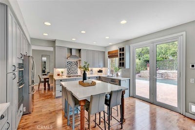/international/us/11665-allen-tustin-ca-110098859888/