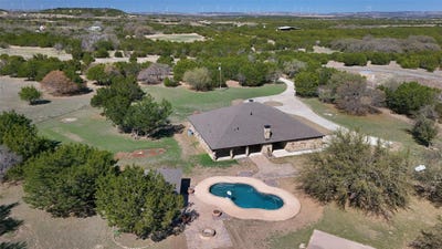 /international/us/1832-county-road-2699-lometa-tx-110106681476/