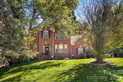 /international/us/324-brixham-place-fort-mill-sc-110108534459/