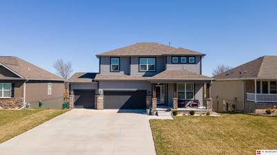 /international/us/10211-rosewater-parkway-bennington-ne-110097876241/