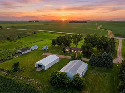 /international/us/2813-230th-st-doon-ia-110109406911/
