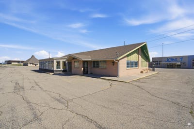 /international/us/1029-s-washington-street-junction-city-ks-110106327460/