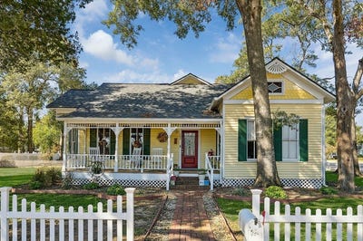 /international/us/305-hardeman-street-sealy-tx-110102979910/