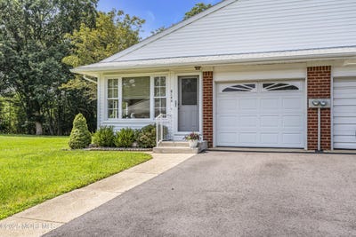 /international/us/614-willow-lane-whiting-nj-110106453052/