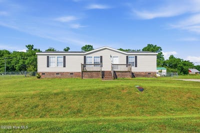 /international/us/203-buffy-court-richlands-nc-110108089688/