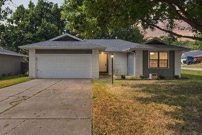 /international/us/2207-s-nettleton-avenue-springfield-mo-110110364143/