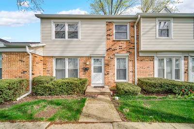/international/us/2022-duxbury-court-streamwood-il-110107489332/