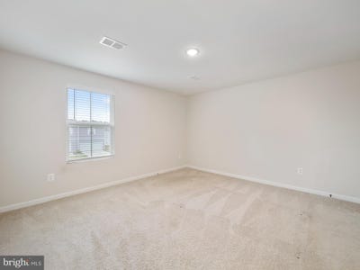/international/us/38-preening-road-hedgesville-wv-110100331999/