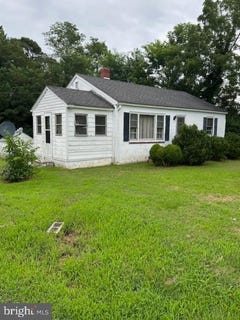 /international/us/4856-coles-point-road-hague-va-110101235831/