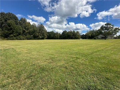 /international/us/8410-linville-road-oak-ridge-nc-110102853635/