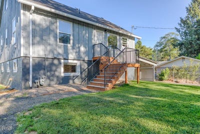 /international/us/1039-ne-grant-street-newport-or-110120883940/