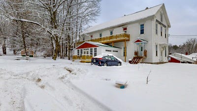 /international/us/17-turner-street-buckfield-me-110107400406/