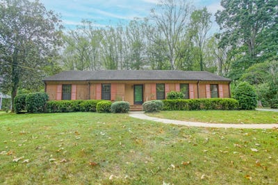 /international/us/2905-ravenwood-drive-lynchburg-va-110119966192/