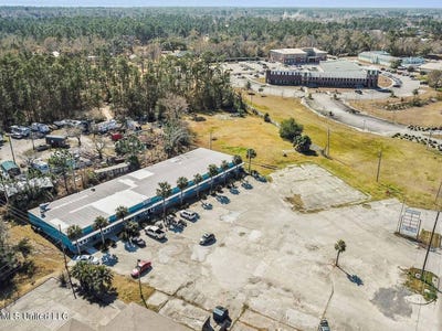 /international/us/828-us-90-bay-saint-louis-ms-110087432187/