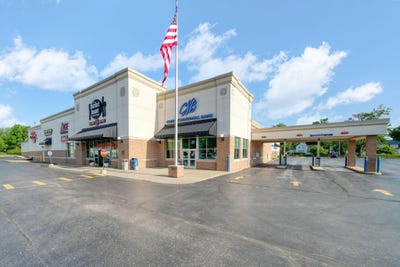 /international/us/325-railroad-street-hudson-mi-110102883187/