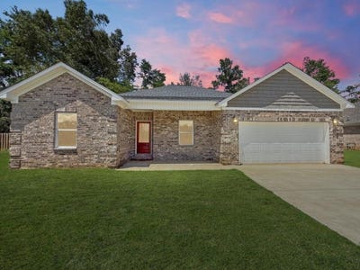 /international/us/240-e-oxford-st-pontotoc-ms-110108294737/