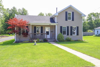 /international/us/406-n-elm-street-three-oaks-mi-110108396601/