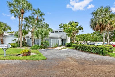 /international/us/271-nw-15th-street-boca-raton-fl-110106455329/