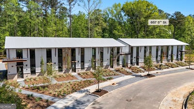 /international/us/657-5th-street-fayetteville-ga-110108531616/