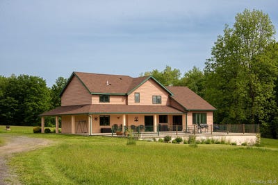 /international/us/240-a-mountaindale-road-greenfield-park-ny-110108378081/