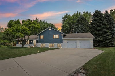 /international/us/8220-w-red-pine-cir-mount-pleasant-wi-110100820227/