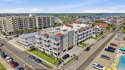 /international/us/408-e-myrtle-rd-wildwood-crest-nj-110119692623/