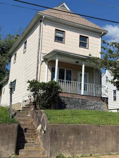 /international/us/2324-hamill-avenue-clarksburg-wv-110109705020/