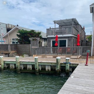 /international/us/317-bay-walk-ocean-beach-ny-110099727512/