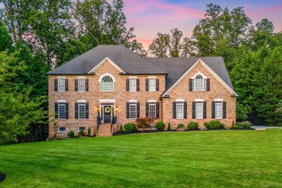 /international/us/109-trinity-court-lynchburg-va-110106367149/
