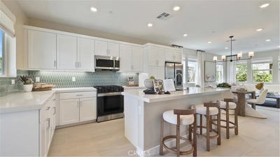 /international/us/27467-novella-lane-valencia-ca-110108219868/