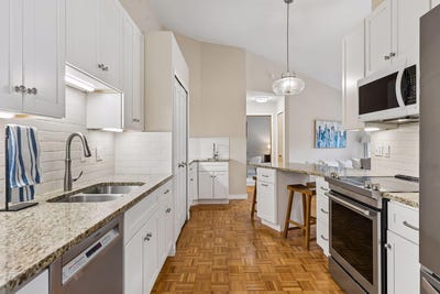 /international/us/5448-pompano-drive-minnetonka-mn-110108747805/