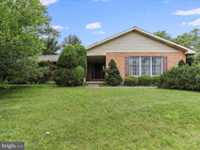 /international/us/11490-blue-mountain-drive-waynesboro-pa-110100318048/