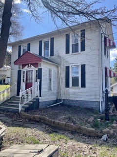 /international/us/325-morgantown-street-kingwood-wv-110098425660/