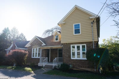 /international/us/615-fleming-place-fairmont-wv-110120487746/