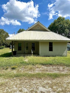 /international/us/207-s-hall-st-donaldson-ar-110103130538/