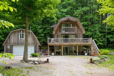 /international/us/2481-s-schomberg-road-lake-leelanau-mi-110098548960/