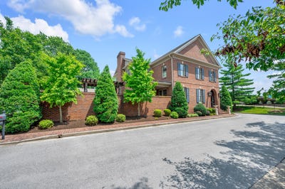 /international/us/3425-briercroft-way-lexington-ky-110100916669/